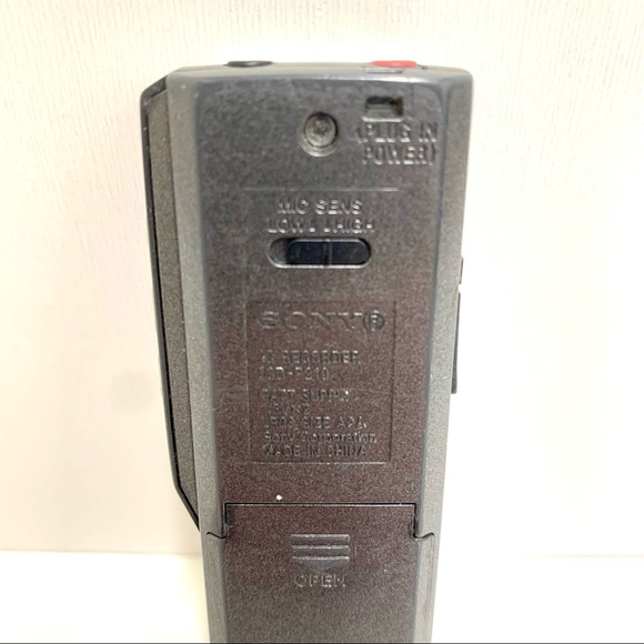 Rare Sony ICD P-210 Digital IC Voice Recorder With Original Disc & USB - Picture 5 of 6
